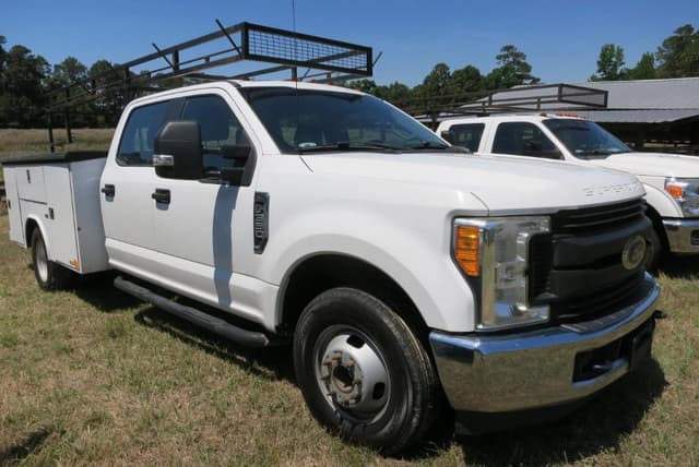 Image of Ford F-350 equipment image 1