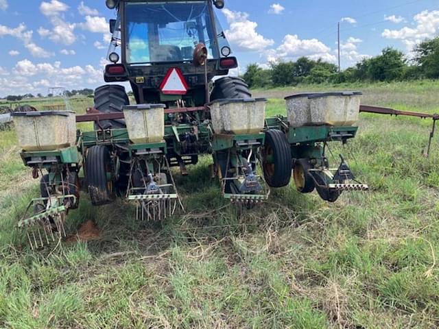 Image of John Deere 7100 equipment image 3