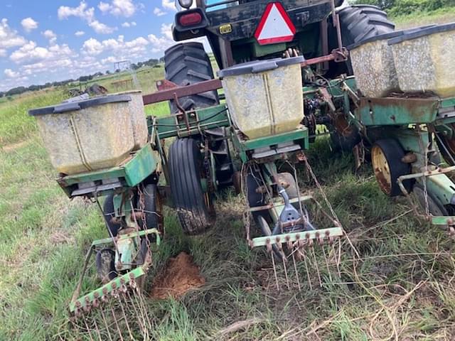 Image of John Deere 7100 equipment image 2