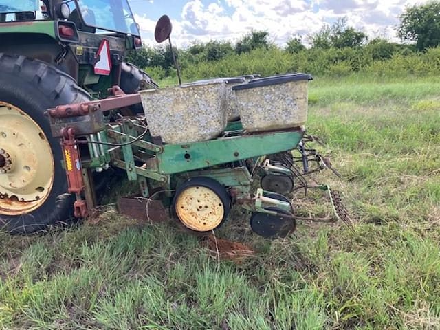Image of John Deere 7100 equipment image 4