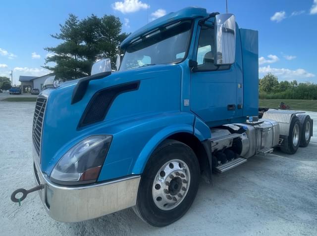 Image of Volvo VNL equipment image 4