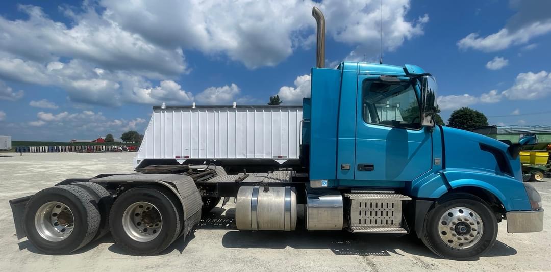 Image of Volvo VNL Primary image