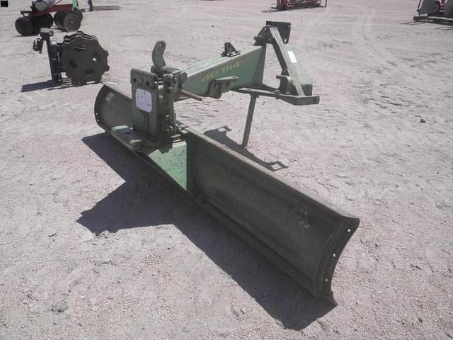Image of John Deere 115 equipment image 2