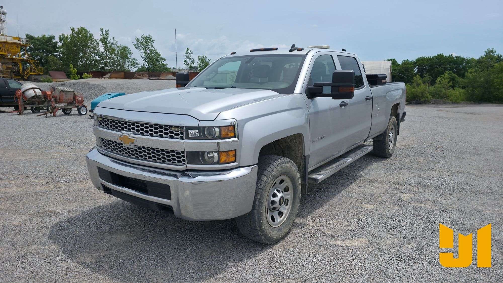 2019 Chevrolet 2500HD Equipment Image0