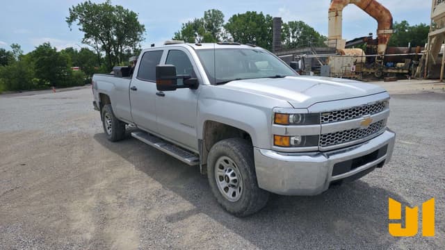 Image of Chevrolet 2500HD equipment image 2