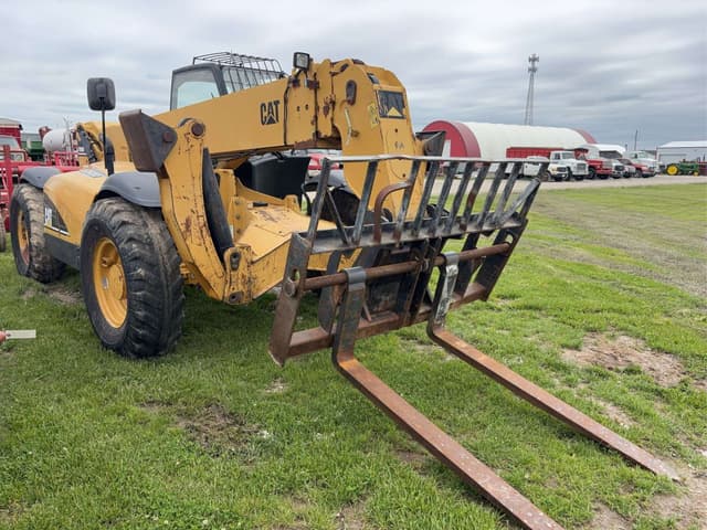 Image of Caterpillar TH560B equipment image 2