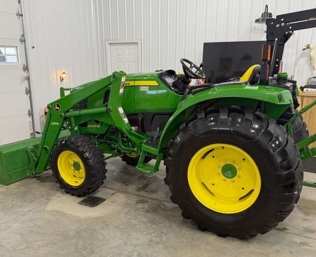Image of John Deere 4044M equipment image 3