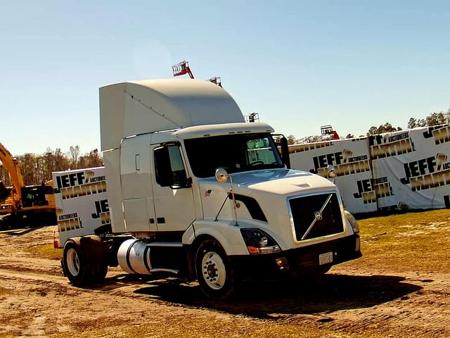 Image of Volvo VNL equipment image 2