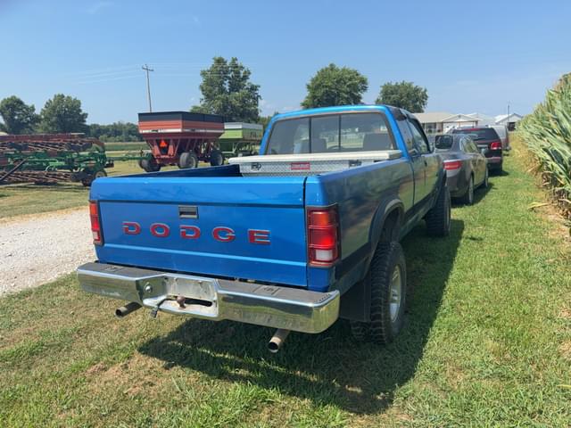 Image of Dodge Dakota equipment image 2