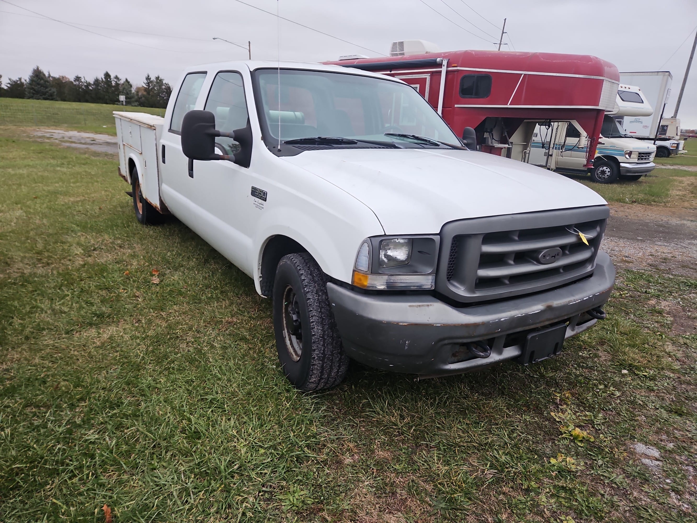 2009 Ford F-350 Equipment Image0