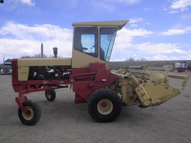 Image of New Holland 1496 equipment image 3