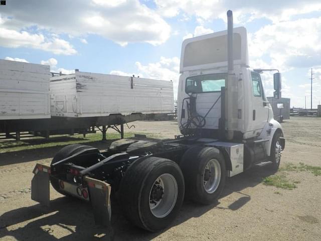 Image of International 8600 equipment image 3