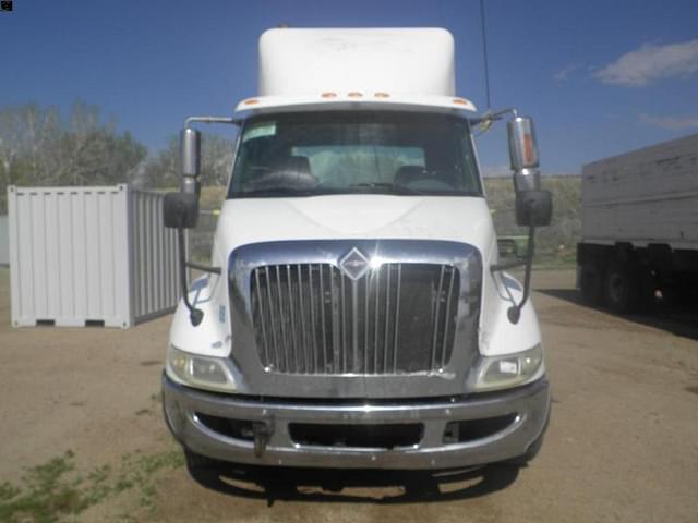 Image of International 8600 equipment image 1