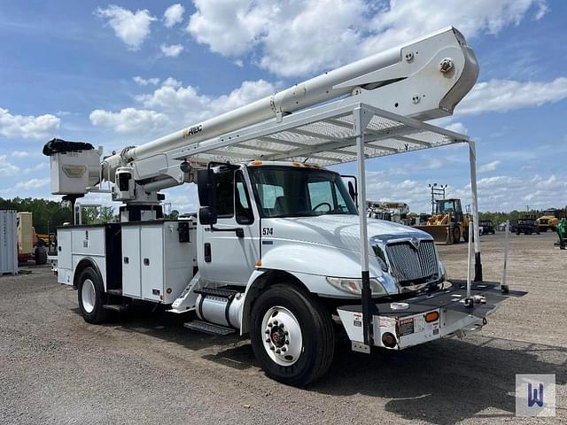 Image of International 4300 equipment image 3