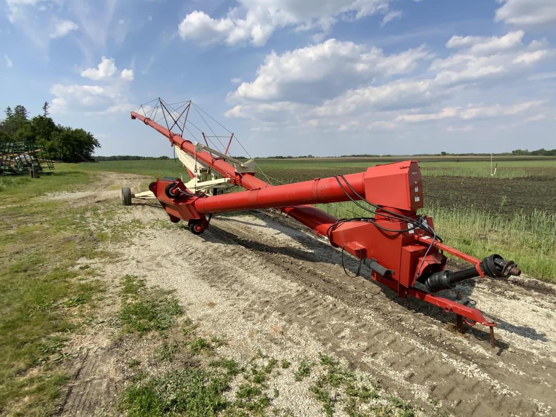Image of Buhler Farm King 1385 Primary image