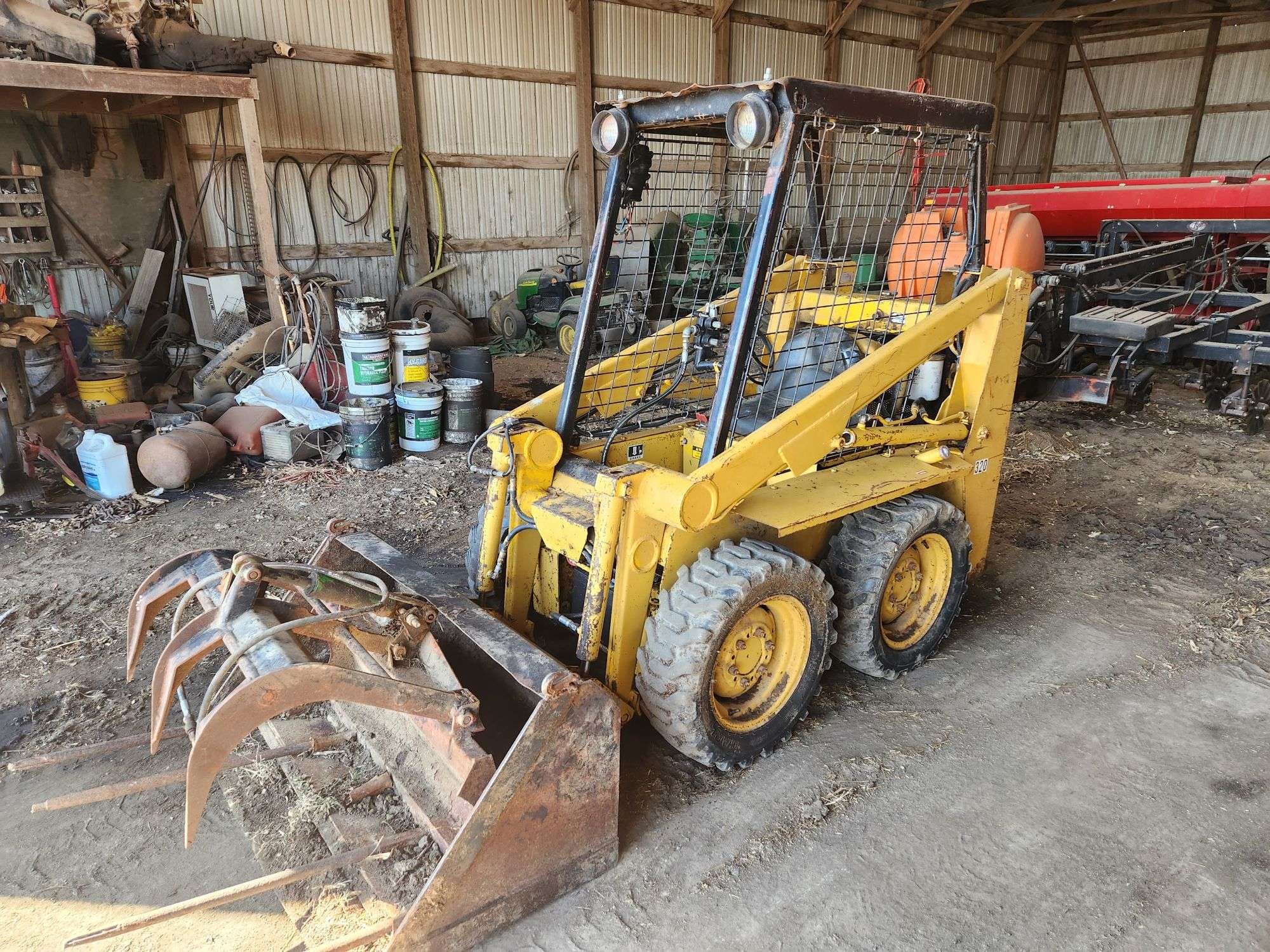 OMC Mustang 320 Equipment Image0