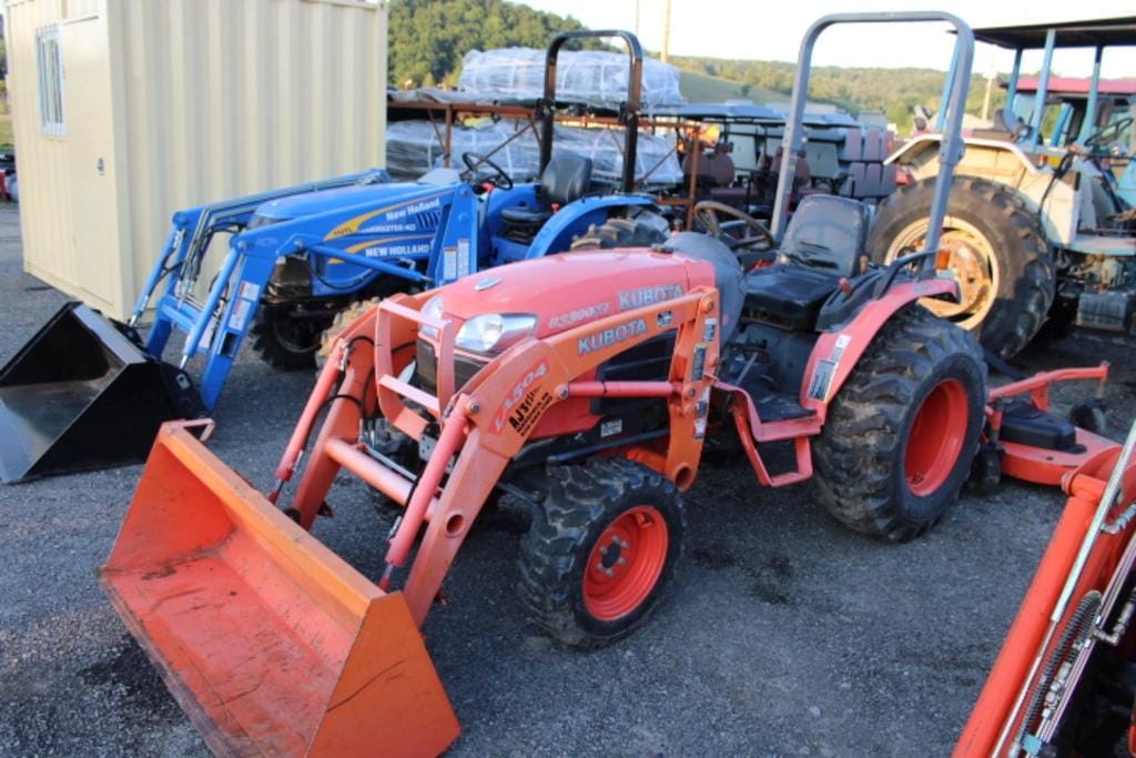 Kubota B3300SU Equipment Image0