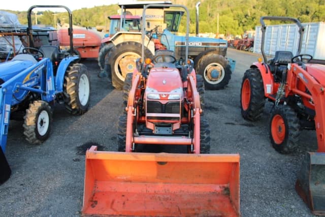Image of Kubota B3300SU equipment image 1