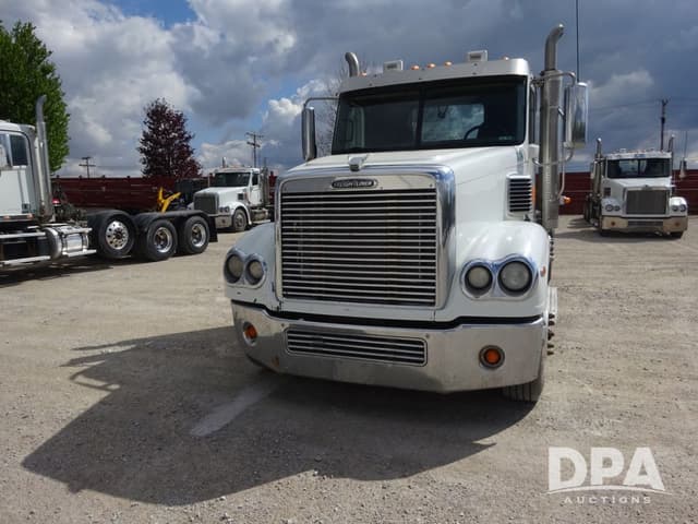 Image of Freightliner Coronado equipment image 3
