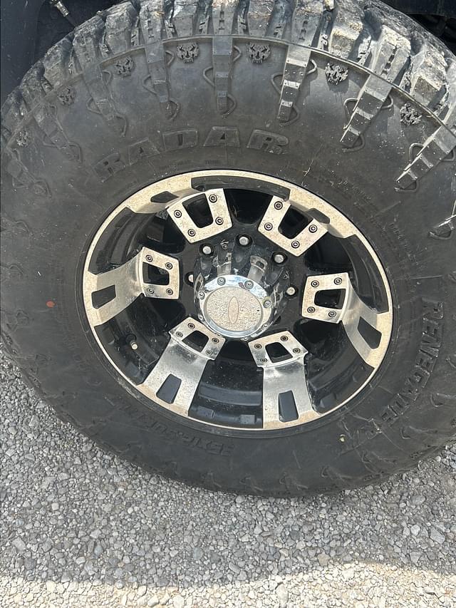 Image of Chevrolet Silverado equipment image 3