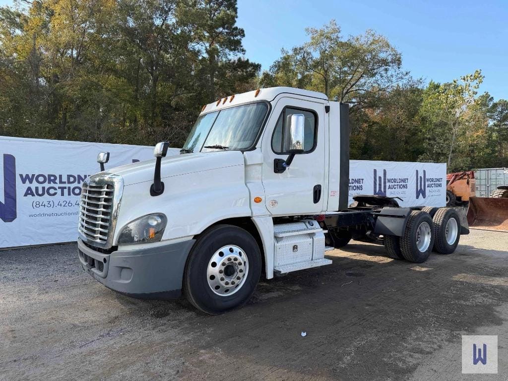 2019 Freightliner Cascadia 125 Equipment Image0