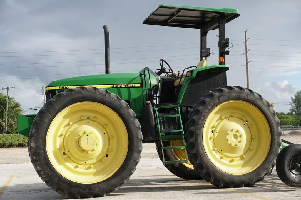 Main image John Deere 7410