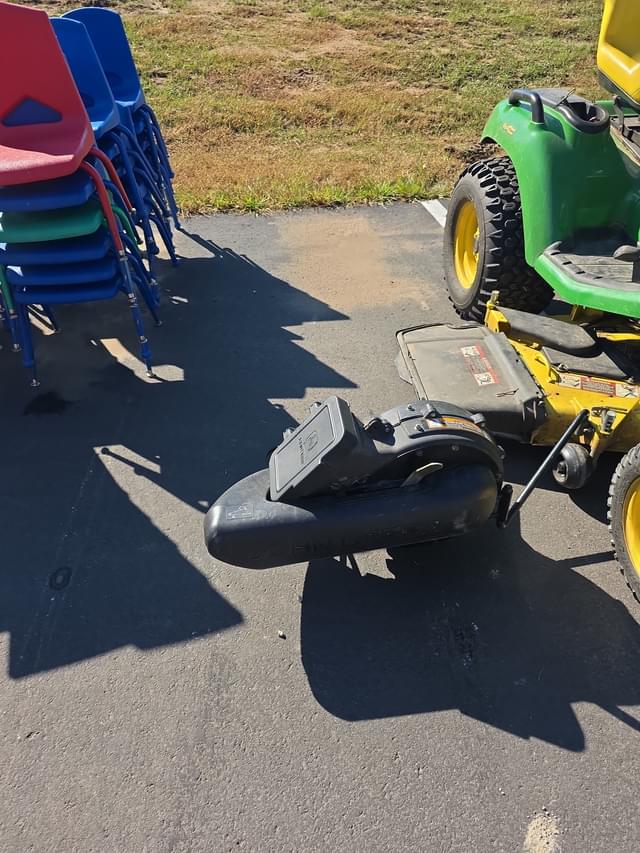 Image of John Deere X729 equipment image 1
