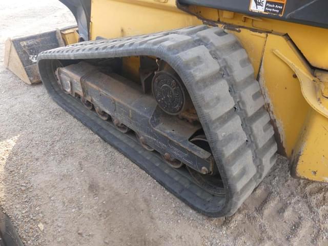 Image of John Deere 331G equipment image 4