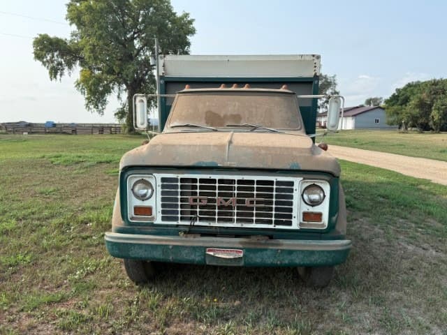 Image of GMC 6500 equipment image 1