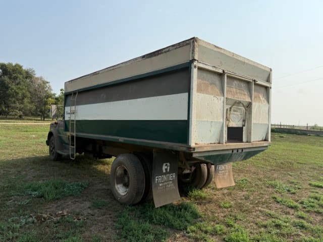 Image of GMC 6500 equipment image 4
