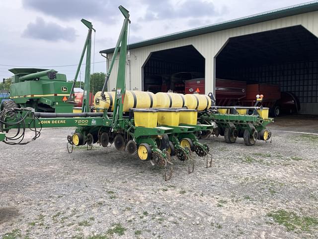 Image of John Deere 7200 equipment image 3