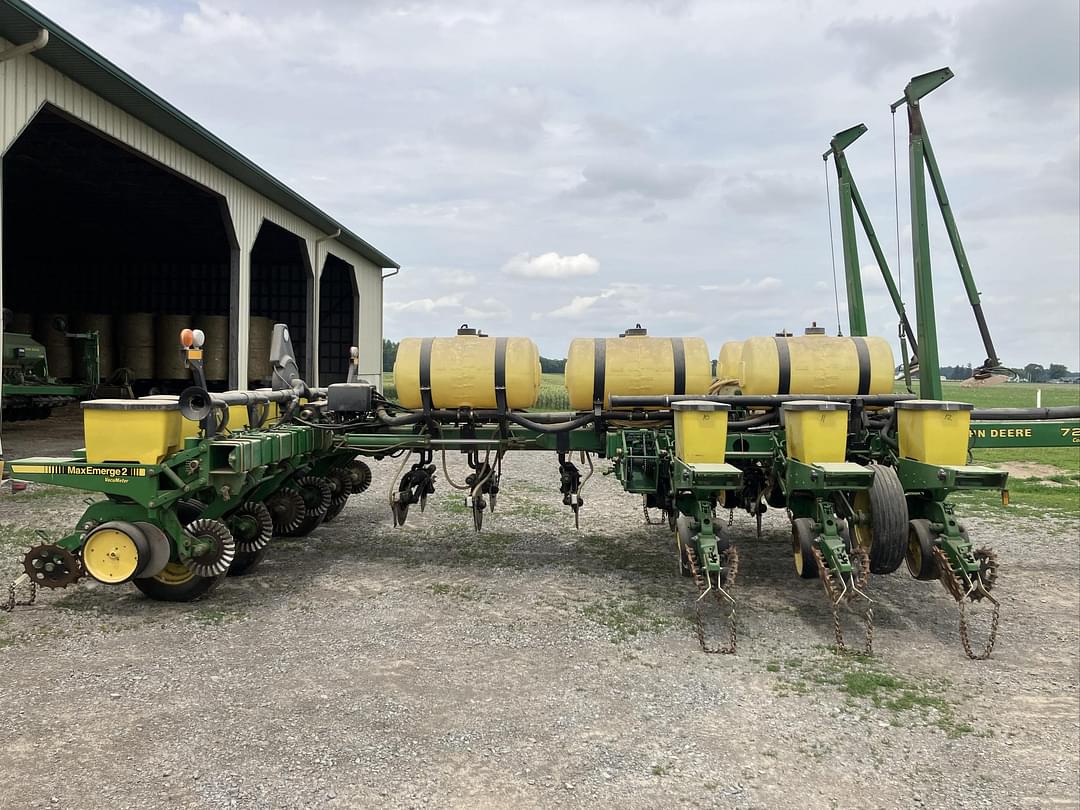 Image of John Deere 7200 Primary image