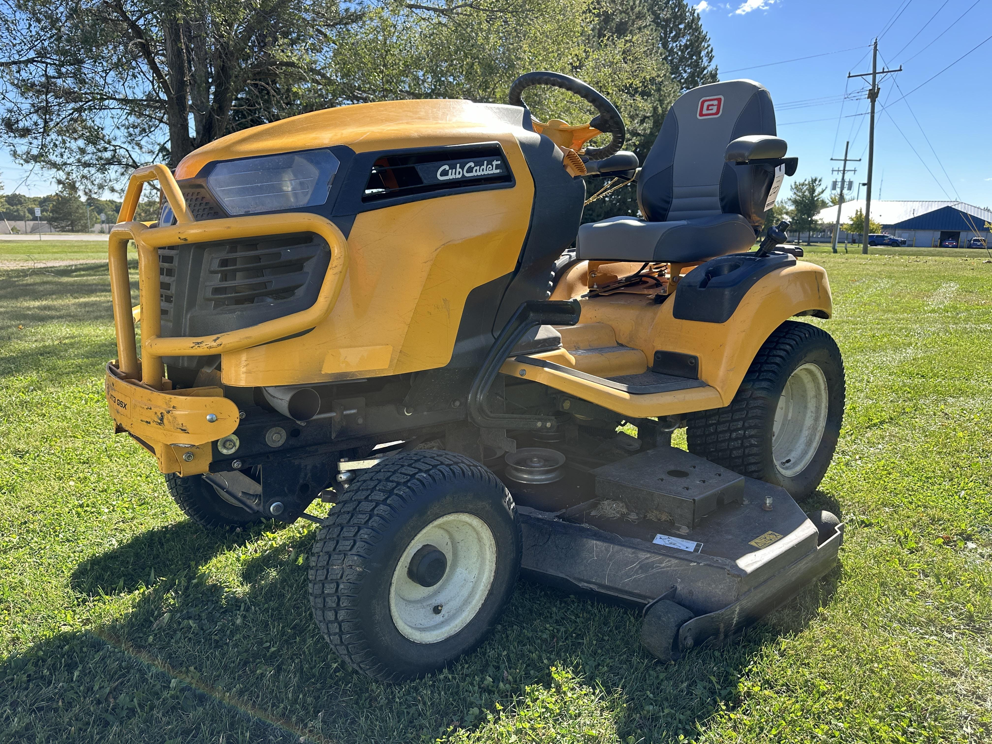 Main image Cub Cadet XT3