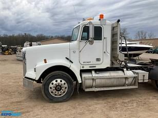 Main image Freightliner FLD120SD 36