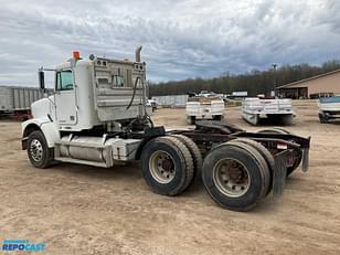 Main image Freightliner FLD120SD 4