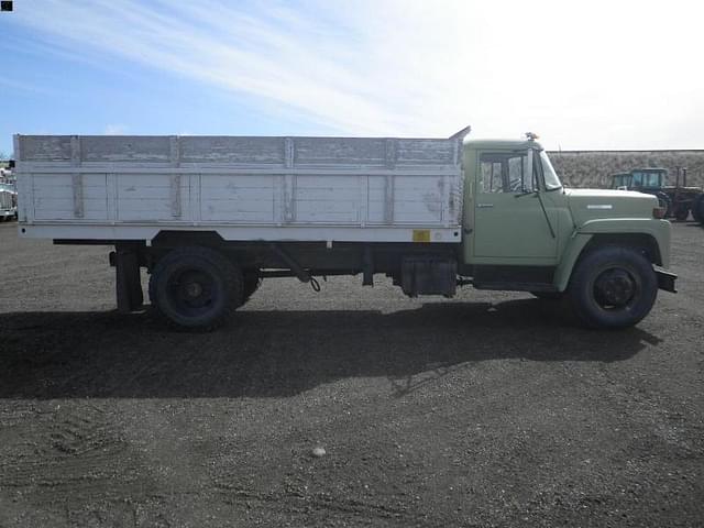 Image of International Loadstar 1600 equipment image 3