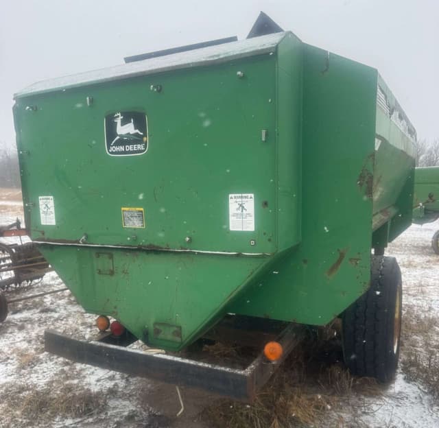 Image of John Deere 135 equipment image 3