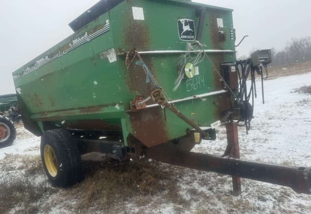 Image of John Deere 135 equipment image 2