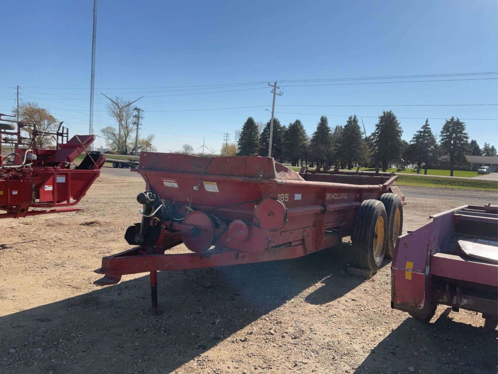 New Holland 185 Equipment Image0