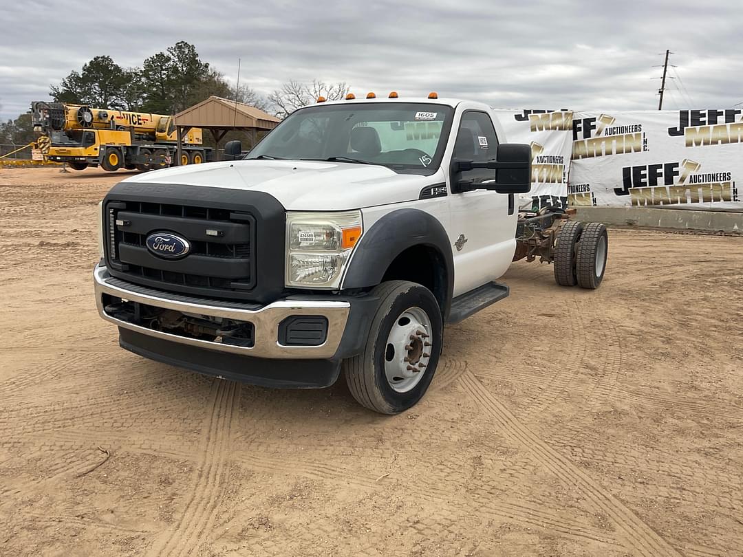 Image of Ford F-550 Primary image