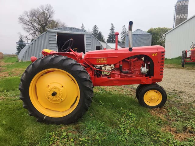 Image of Massey-Harris 44 equipment image 1