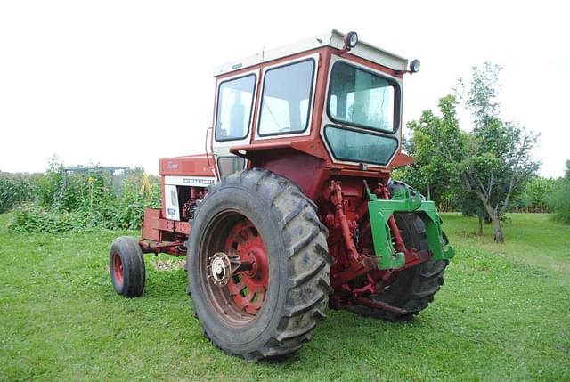 Image of International Harvester 1066 equipment image 2