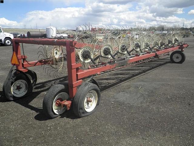 Image of Hesston 3995 equipment image 3