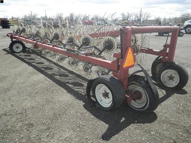 Image of Hesston 3995 equipment image 2