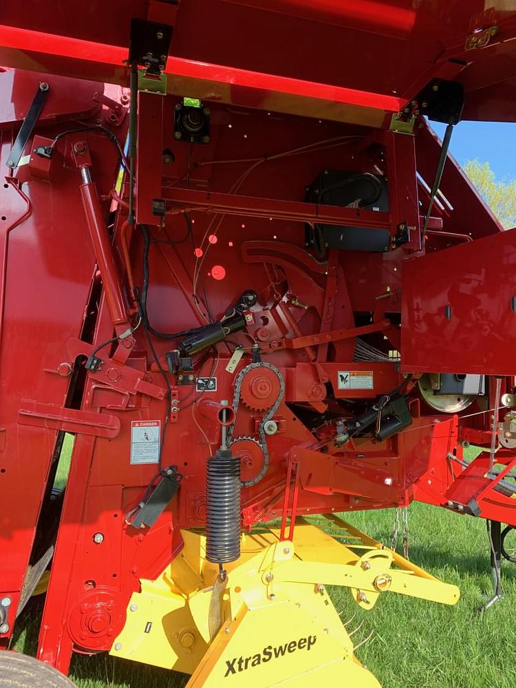 Main image New Holland BR7060 11