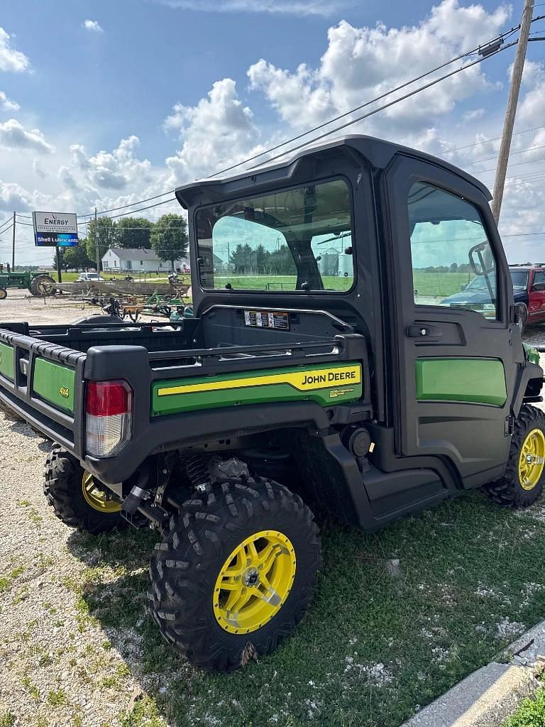 Image of John Deere XUV 835M Image 0