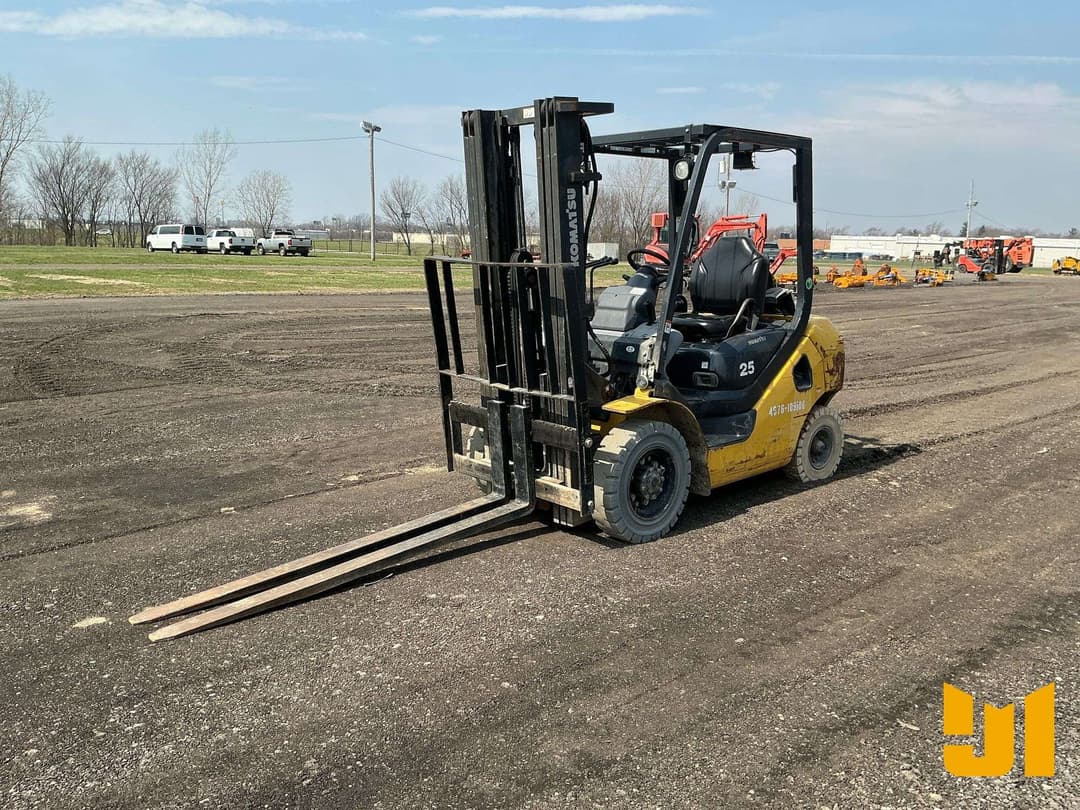 Image of Komatsu FG25T-16 Primary image