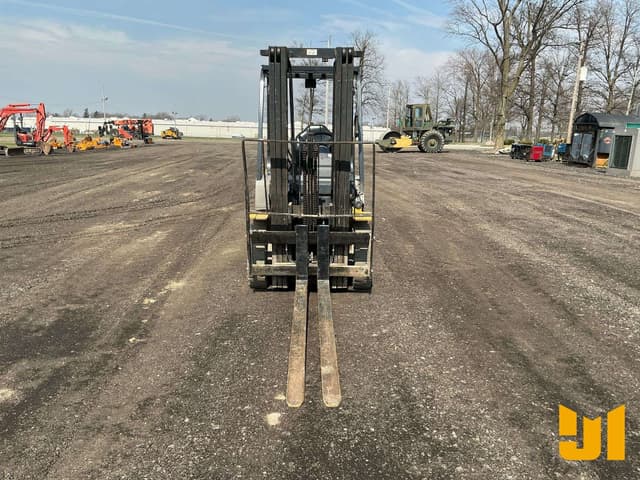 Image of Komatsu FG25T-16 equipment image 1