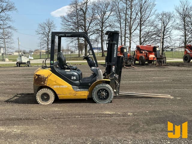 Image of Komatsu FG25T-16 equipment image 3