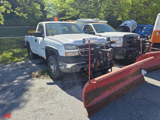 Image of Chevrolet 2500HD equipment image 2
